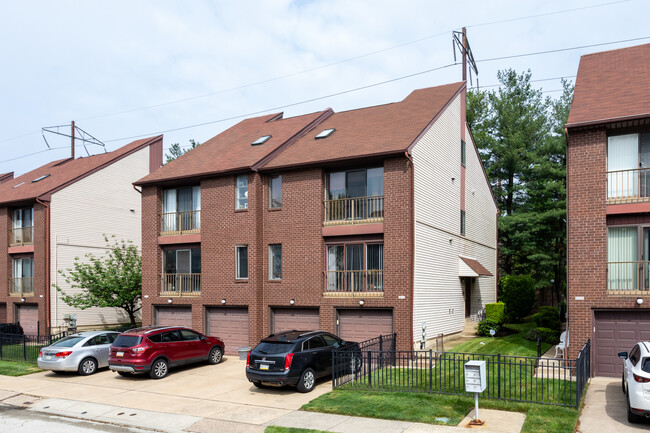 9528-9585 James St in Philadelphia, PA - Building Photo - Building Photo