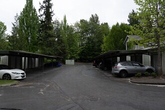 Lake Kirkland Park in Kirkland, WA - Building Photo - Building Photo