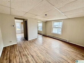 14 W Main St in Pen Argyl, PA - Building Photo - Building Photo