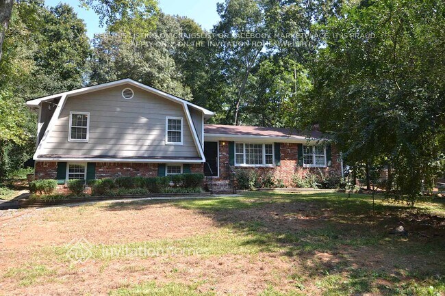 property at 2932 Karen Ln