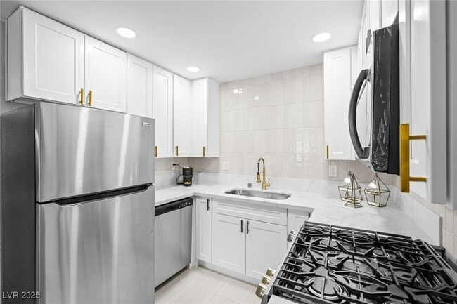 5191 Caliente St in Las Vegas, NV - Building Photo - Building Photo