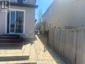 238 Tewsley Dr in Ottawa, ON - Building Photo - Building Photo