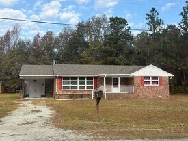 1155 Lake Cole Rd in Piney Green, NC - Building Photo