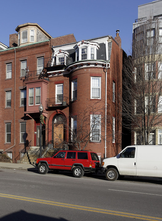 538 E Broadway in South Boston, MA - Foto de edificio