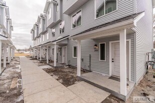 676 E Court St, Unit 204 in Blackfoot, ID - Building Photo