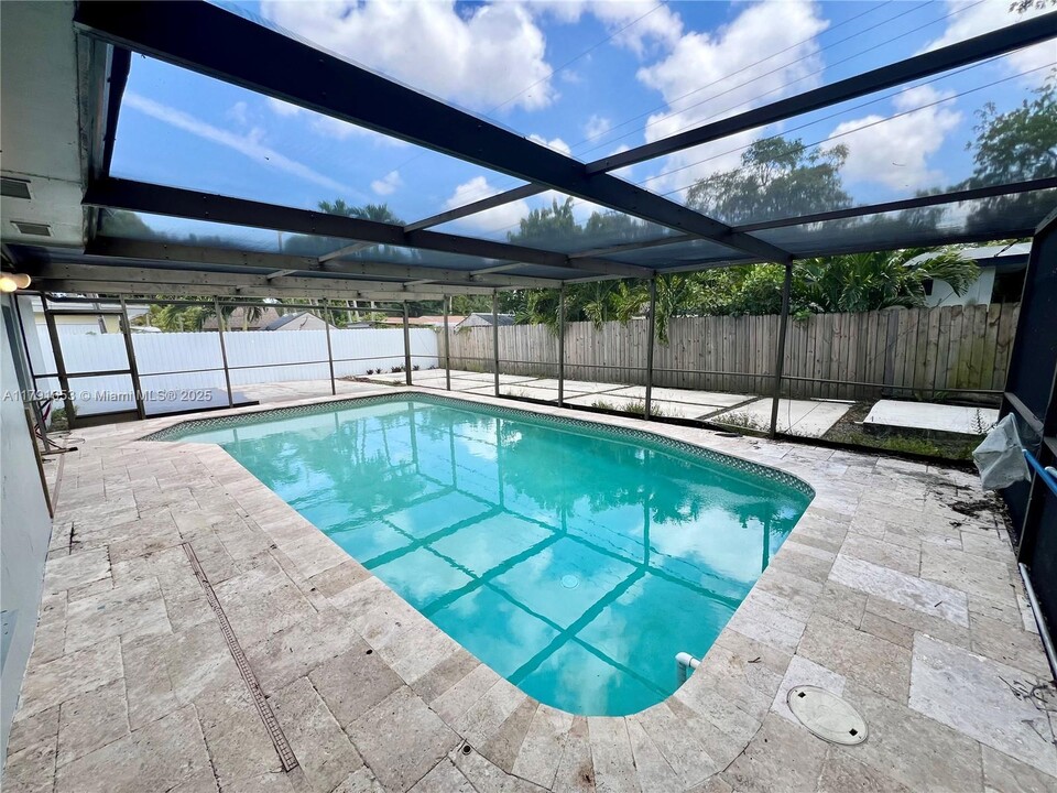 5714 Greene St in Hollywood, FL - Building Photo