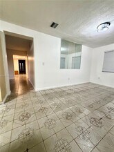 958 E 21st St in Hialeah, FL - Building Photo - Building Photo