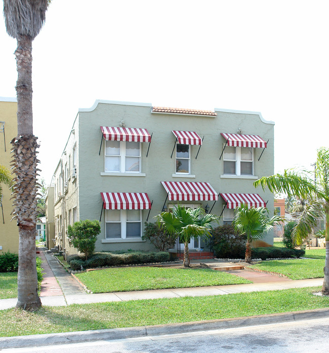 Harrison Manor in Hollywood, FL - Foto de edificio - Building Photo