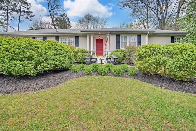 property at 338 Lakemoore Dr NE