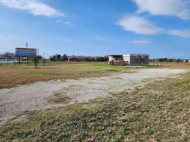 3373 E Hwy 6 in Alvin, TX - Building Photo - Building Photo