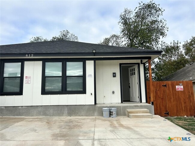 property at 612 S 26th St