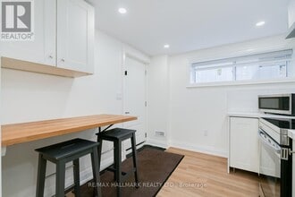 69 Searle Ave in Toronto, ON - Building Photo - Building Photo