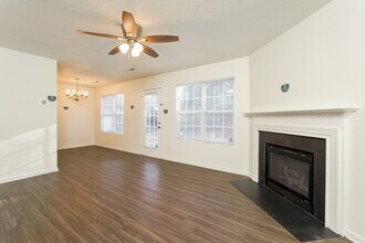 4802 Mystic Oak Dr in Browns Summit, NC - Building Photo - Building Photo