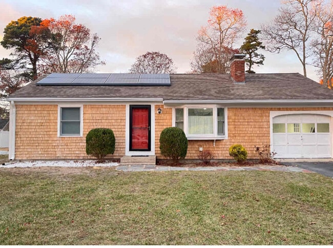 property at 8 Fresh Brook Rd