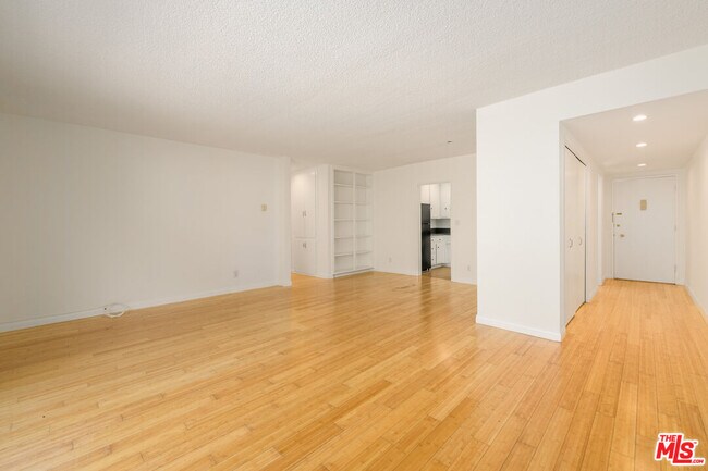 2803 Arizona Ave in Santa Monica, CA - Building Photo - Building Photo