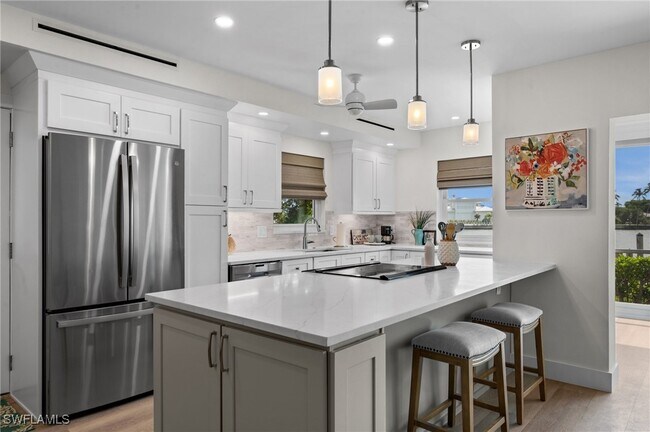 property at 3400 Gulf Shore Blvd N
