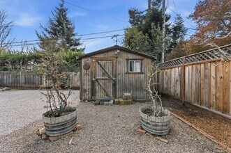 8 Patricia Pl in Menlo Park, CA - Building Photo - Building Photo