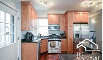 665 W Cornelia Ave, Unit 3 in Chicago, IL - Building Photo