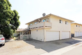 16691 Tunstall Ln in Huntington Beach, CA - Building Photo - Building Photo