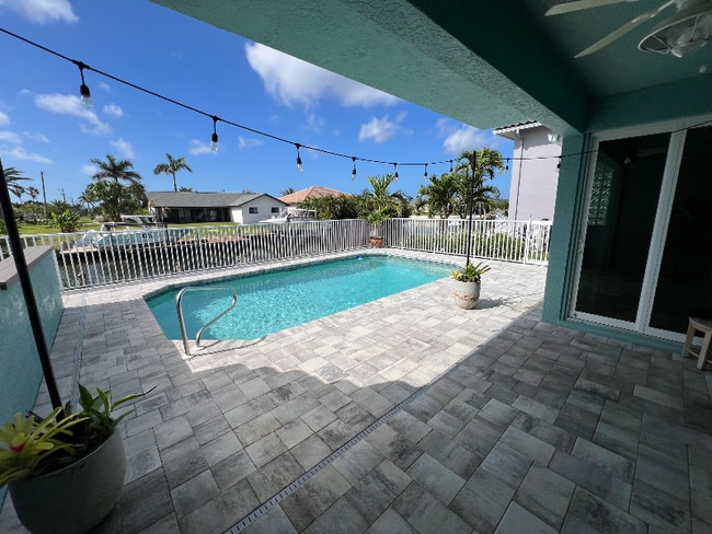 property at 934 SW 48th Terrace