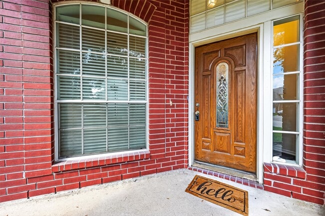 15618 Edgemere Ct