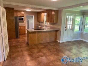 713 Giles Dr NE in Huntsville, AL - Building Photo - Building Photo