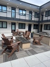 2120 N Downing St, Unit 304 in Denver, CO - Building Photo - Building Photo