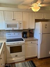 400 Forest Lakes Blvd in Naples, FL - Building Photo - Building Photo