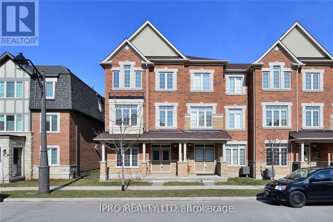 401 Switchgrass St in Oakville, ON - Building Photo