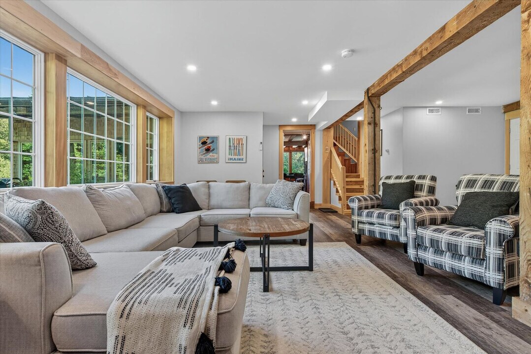 782 Woods Hill Rd in Danville, VT - Foto de edificio