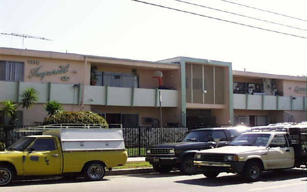 The Imperial in Panorama City, CA - Foto de edificio - Building Photo