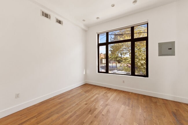 property at 1305 Greene Ave
