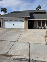 3911 Mohigan Way in Las Vegas, NV - Building Photo