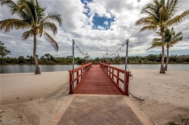 10541 Diamante Way in Ft. Myers, FL - Foto de edificio - Building Photo