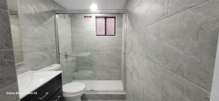 8635 NW 8th St in Miami, FL - Building Photo - Building Photo