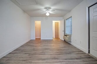 526 Caribbean Dr in Davenport, FL - Building Photo - Building Photo