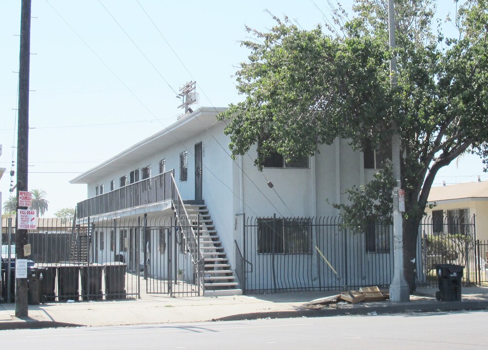 528 W Florence Ave in Los Angeles, CA - Building Photo