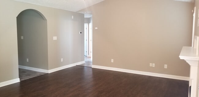 3706 Pioneer Dr in Hope Mills, NC - Building Photo - Building Photo