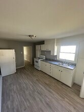 64 McElwain Ave, Unit One bedroom in Cohoes, NY - Building Photo - Building Photo