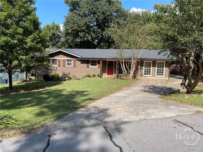 property at 260 Timberlane Dr