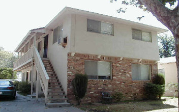 417 26th St in Sacramento, CA - Building Photo - Building Photo