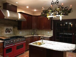 33 W 13th Rd in Queens, NY - Building Photo - Building Photo