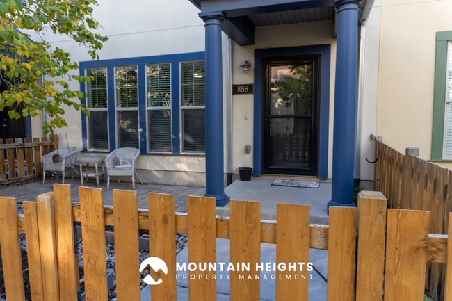 858 Cecina Ct in Midvale, UT - Building Photo - Building Photo