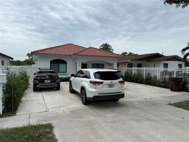 property at 465 E 58th St