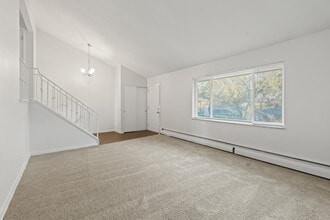 Immaculate Townhomes in Cincinnati, OH - Foto de edificio - Building Photo