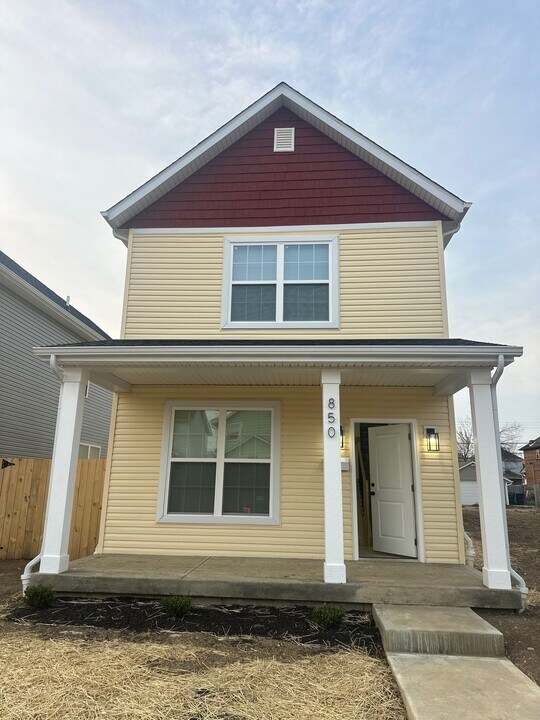 850 Campbell Ave in Columbus, OH - Building Photo