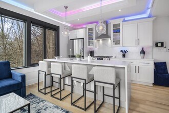 504 Stewart Ave in Ithaca, NY - Foto de edificio - Building Photo