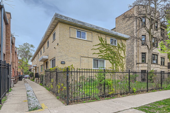 property at 1542 W Fargo Ave