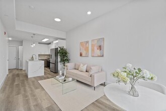 412 Whiton St in Jersey City, NJ - Building Photo - Building Photo