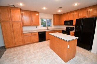 11227 Andreola Ct in Las Vegas, NV - Building Photo - Building Photo